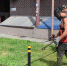 В Иванове выкашивают траву на газонах (ФОТО) - Ivanovocat.Ru