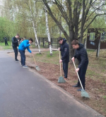 Дождь субботникам не помеха!