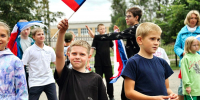 Флешмоб в честь Дня Государственного флага РФ - Единая Россия